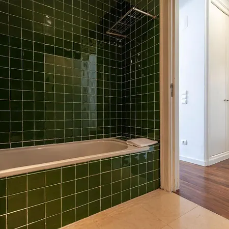 Chiado 3bedroom Apartment *