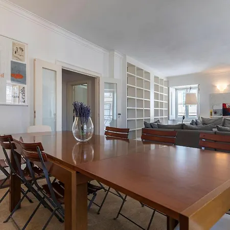 Chiado 3bedroom Apartment *